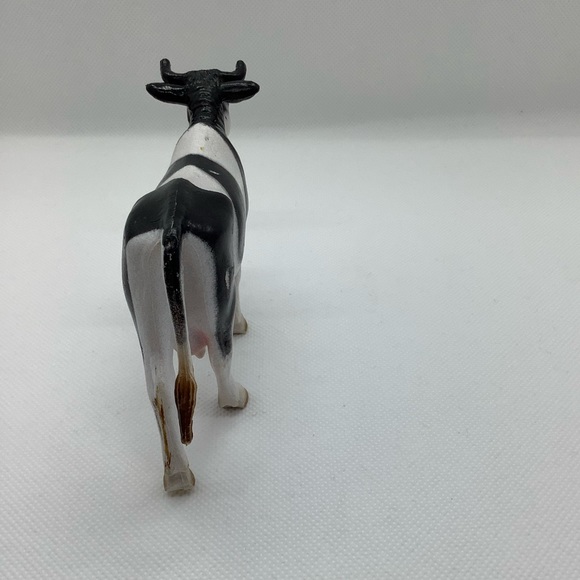 Unbranded S.H. Replacement Holstein Cow Figure Plastic Toy READ - Picture 4 of 15